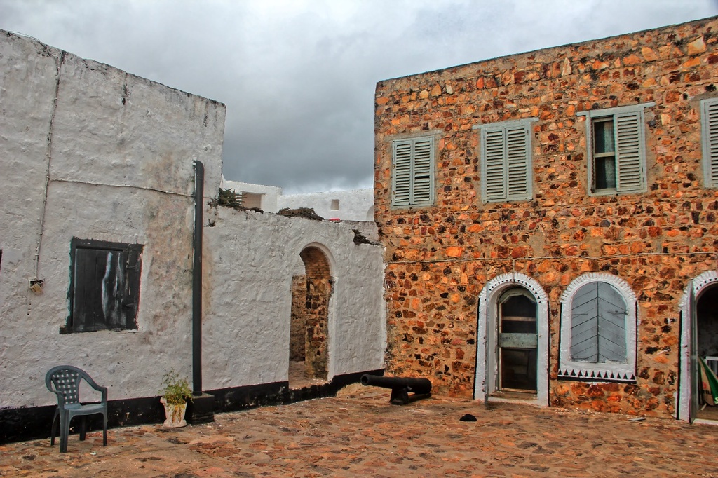 By the early 1800s, reports described Fort Good Hope as “one of the finest and most spacious forts on the coast.” The irony, of course, was that its size and order masked the misery within.